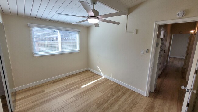 Building Photo - p12216