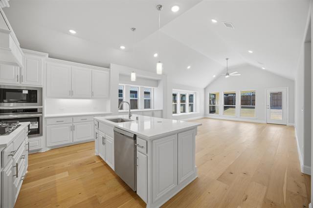 Building Photo - 302 Kettlewood Dr