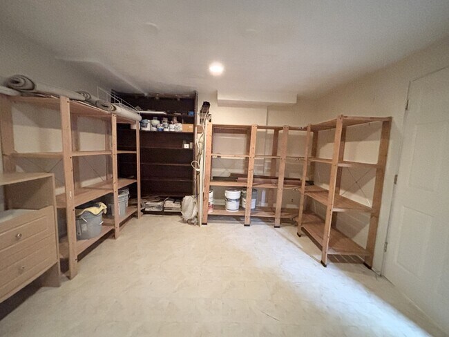 Building Photo - 1201 E 5600 S