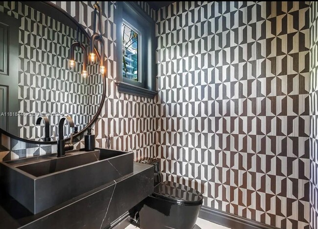 Building Photo - 432 S Hibiscus Dr