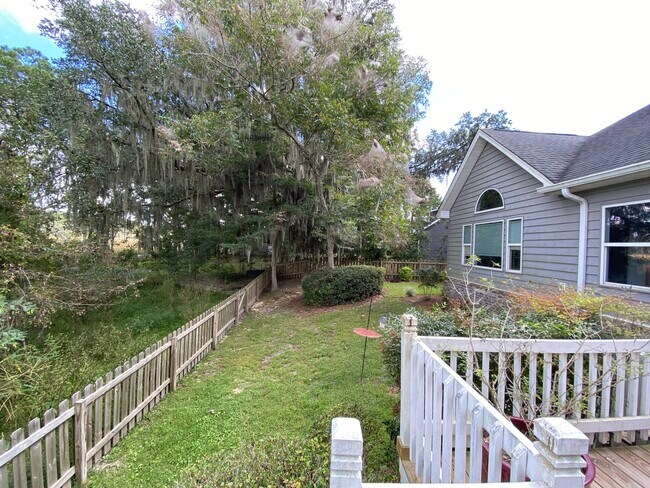 Building Photo - 128 Mosswood Dr