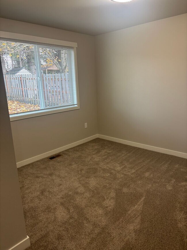 Building Photo - Beautifully Remodeled Single-Level House in North Newberg