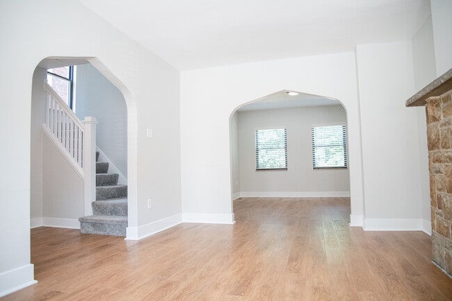 Building Photo - 151 Morrison Dr