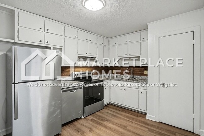 Building Photo - 4118 Ponderosa Dr SW