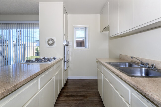 Building Photo - Sea Breeze Rental Townhomes