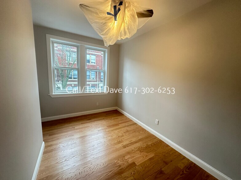 Building Photo - 4 Carol Ave