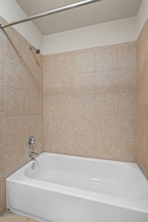 Building Photo - 119 Buescher Cove