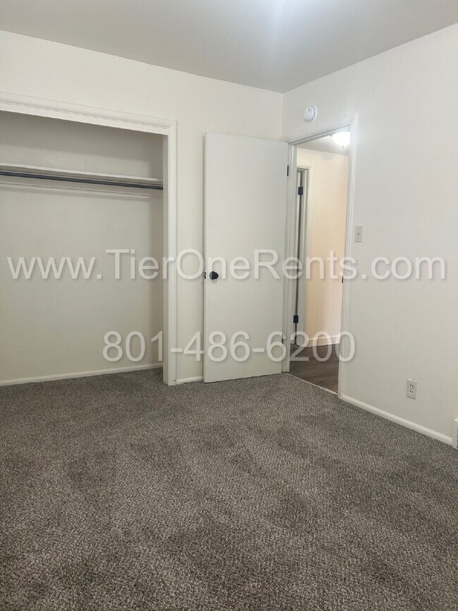 Building Photo - NO DEPOSIT option available for qualified ...