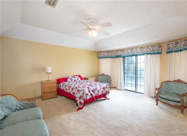 Building Photo - 36 Neuhaus Dr