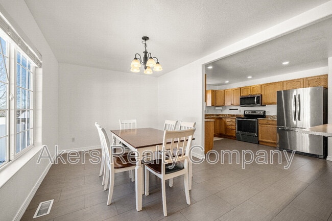 Building Photo - 2143 Teal Ct