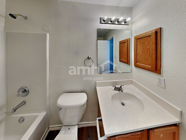 Building Photo - 9315 Juniper Spring