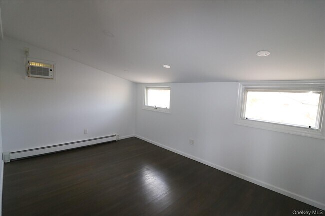 Building Photo - 153 US-9W