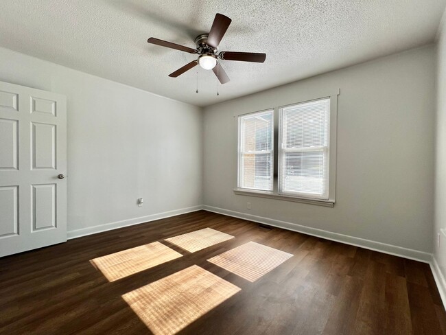 Building Photo - Cozy 3-Bedroom House on Linwood Ave.