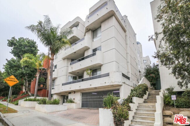 Building Photo - 811 S Lucerne Blvd