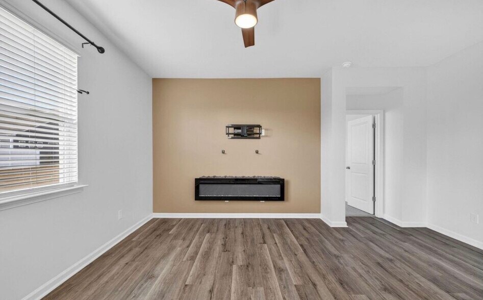 Building Photo - 2039 Willowleaf Dr