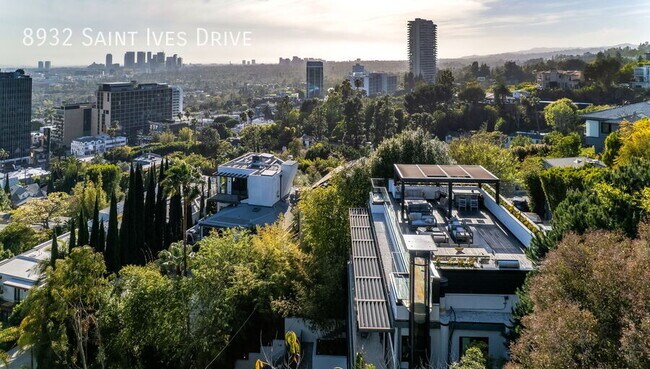 Building Photo - 8932 St Ives Dr