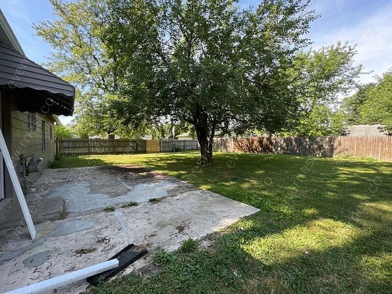 Building Photo - 76 W Strathmore Ave