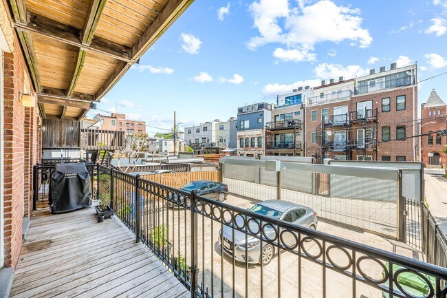 Building Photo - Modern U Street Condo | 2 Bed | 2 Bath | 1000 Sf | Large Balcony | 1 Parking Space