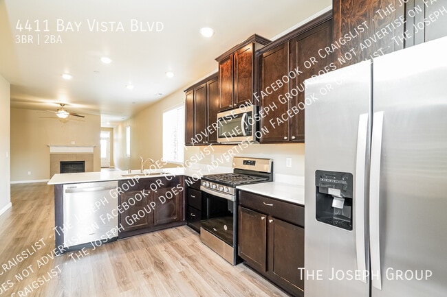 Building Photo - 4411 Bay Vista Blvd