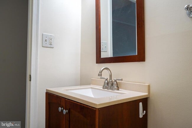 Building Photo - 8414 Penshurst Dr