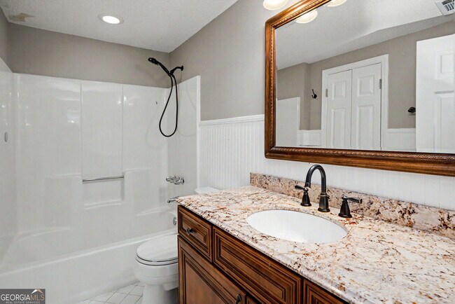 Building Photo - 1018 Pleasance Grove