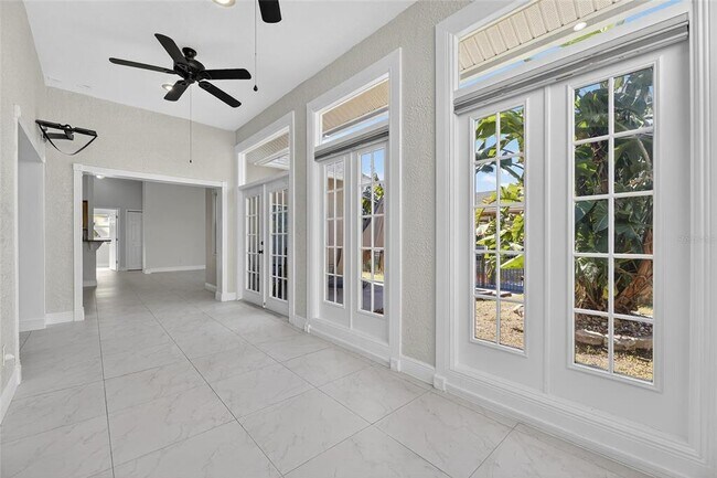 Building Photo - 172 Lake Shore Dr W