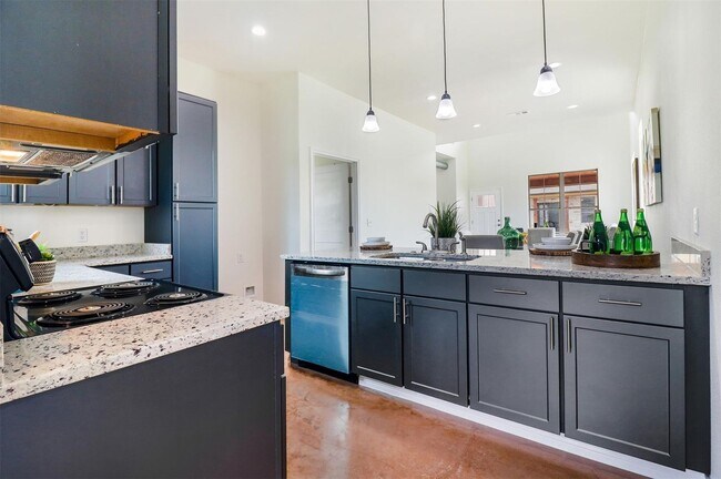 Building Photo - Charming 3-Bedroom Townhome near Lake Tawa...
