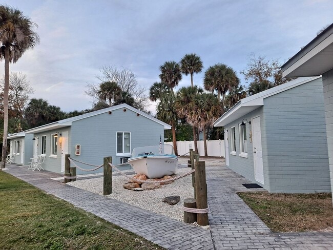 Building Photo - NSB FURNISHED EFFICIENCY-ALL UTILITES INCLUDED!