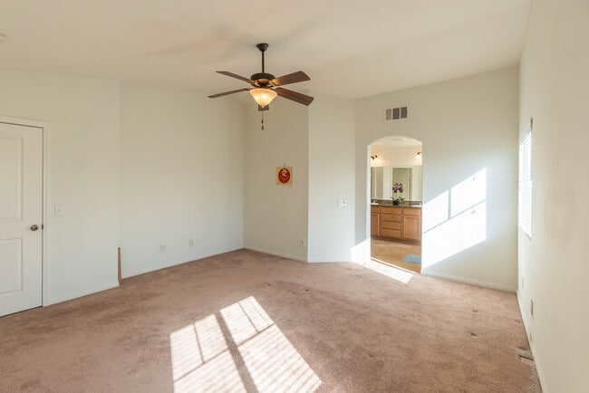 Building Photo - SIngle Family House for Rent in a quiet co...