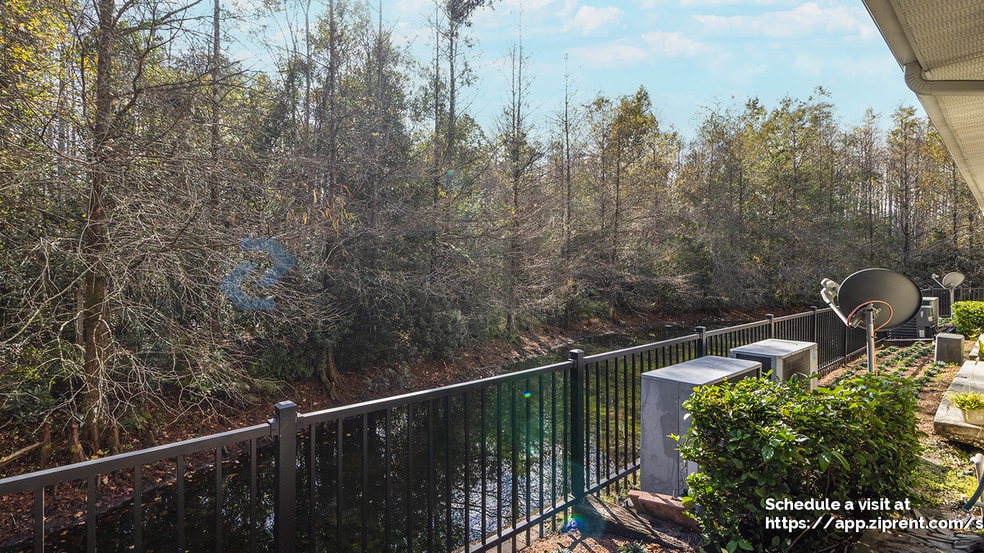 Building Photo - 10679 Regent Square Dr