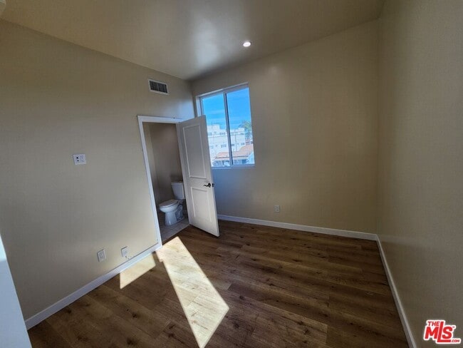 Building Photo - 2726 Cochran Ave