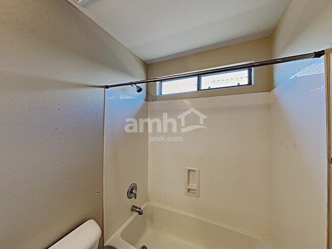 Building Photo - 1292 W Matthews Dr