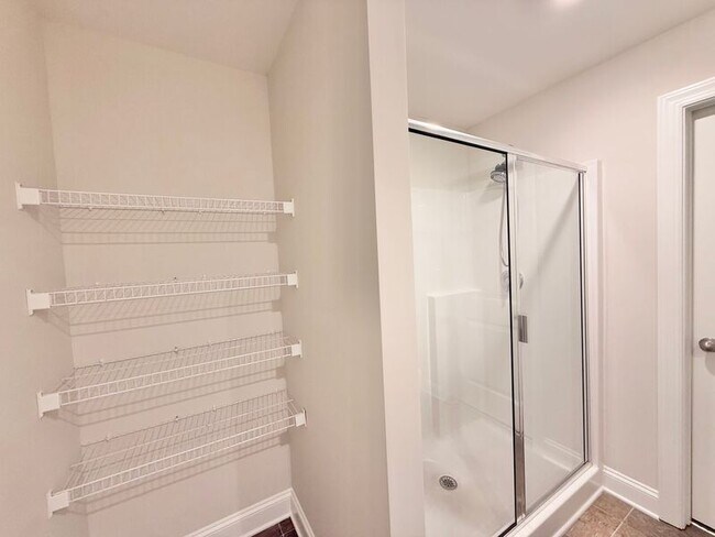 Building Photo - 7312 Vanover Dr