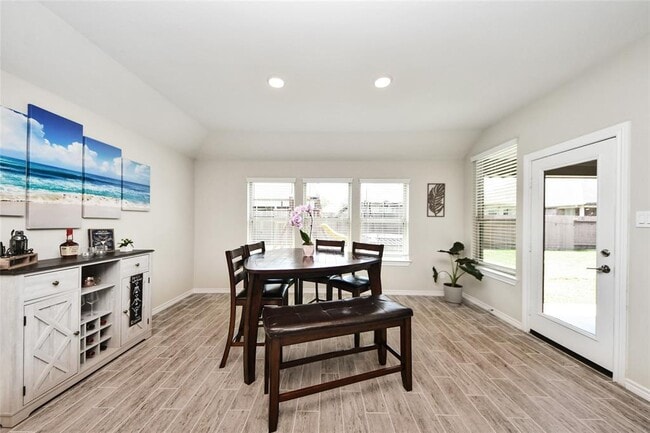 Building Photo - 25119 Sundance Park Ln