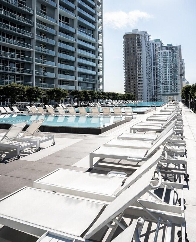 Building Photo - 475 Brickell Ave