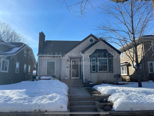 Building Photo - 4119 N Sheridan Ave