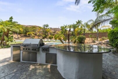 Building Photo - Luxurious, 5450 SqFt,  5 Ensuite Bedrooms ...