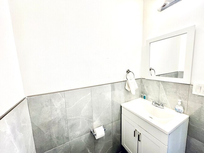 Building Photo - 10154 Campo Rd