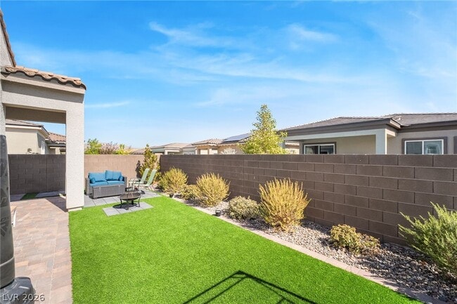 Building Photo - 110 Ibiza Lk Dr