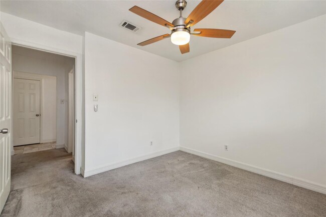 Building Photo - 4811 Algernon Dr