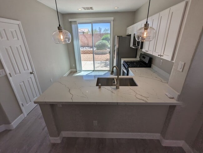Building Photo - 10957 Napa Ridge Dr