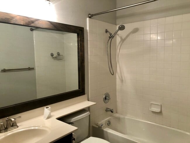 Building Photo - Beautiful 3 bedroom/ 2 bath home in Citrus...