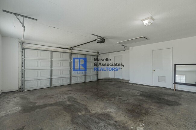 Building Photo - 3 Bed/2 Bath Home in Pearl