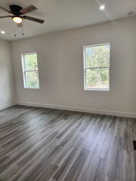 Building Photo - 9 Dusty Miller Ct