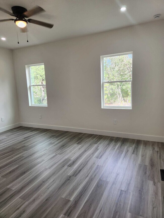 Building Photo - 9219 Northcliffe Blvd