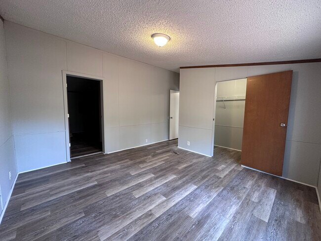 Building Photo - 252 Cobb Rd