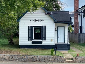 Building Photo - Germantown / Salemtown House for Rent!  2 Beds w/ extra rooms  + 2 full baths!