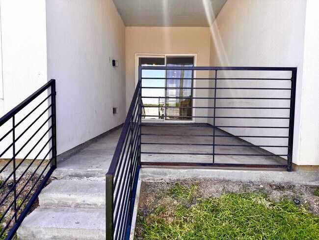 Building Photo - 9913 Kaspar Dr