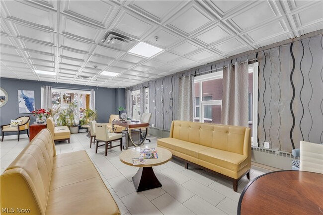 Building Photo - 797 E Market St