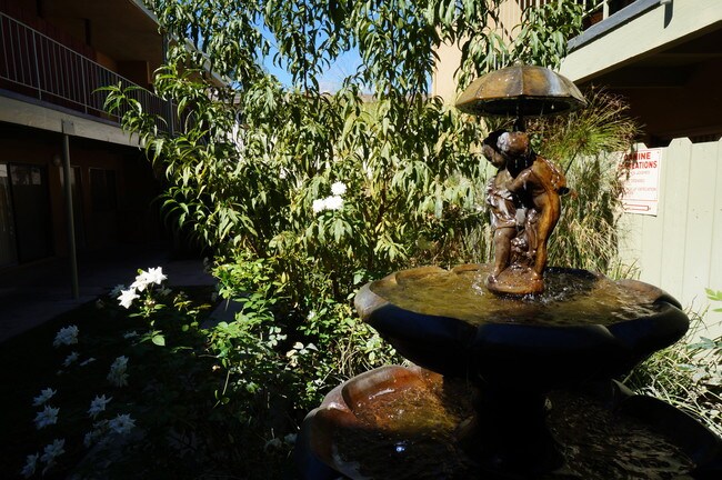 Building Photo - Saticoy Apartments